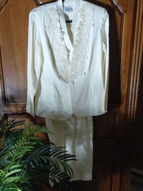 R&M Richards Cream Lace-Trim Pant Suit